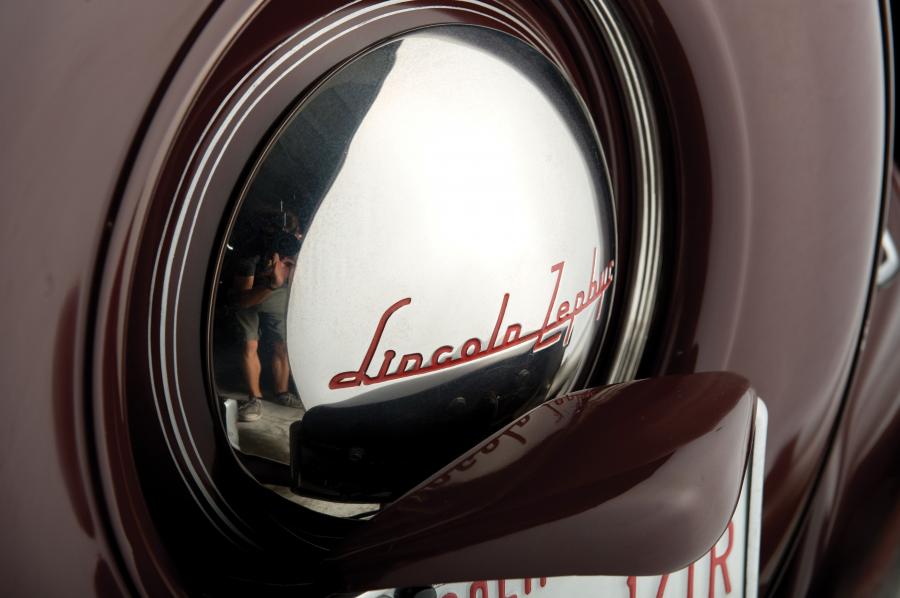  Lincoln Zephyr Continental Cabriolet 1940 года  (фото 3 из 28)